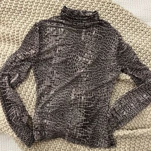 Snake skin layering shirt